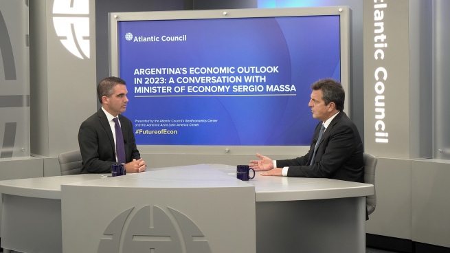 Massa declared a "obsession" to lower inflation, but without freezing prices