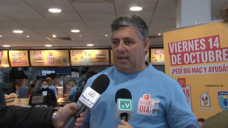 Mayor of Punta del Este on the Great McDonald's Day