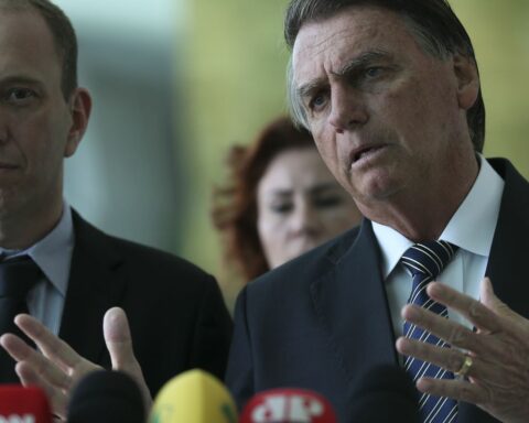 Mayors of Manaus and Sorocaba support Bolsonaro