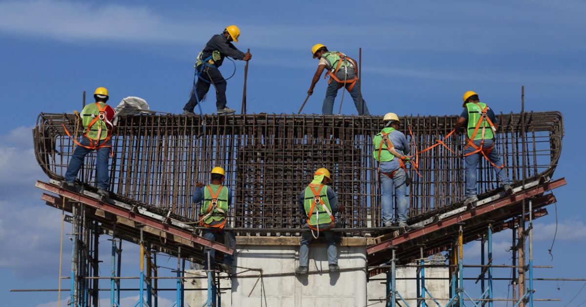 Mexico's economy creates 172,492 jobs with social security