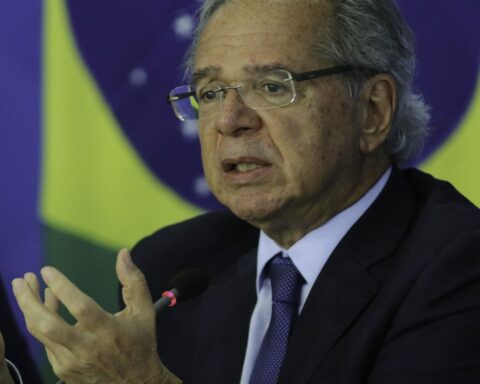 Minister denies end of health and education deduction in income tax