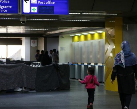 More than 100 Afghans remain camped at Guarulhos Airport