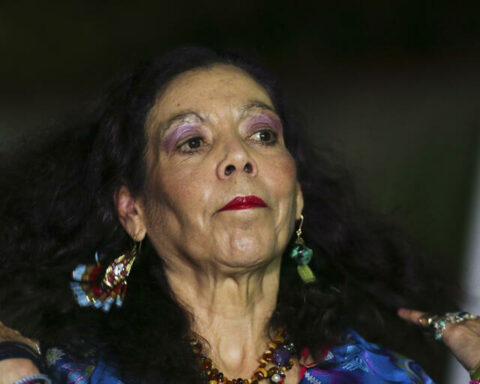 Murillo ignores expansion of EU sanctions against him