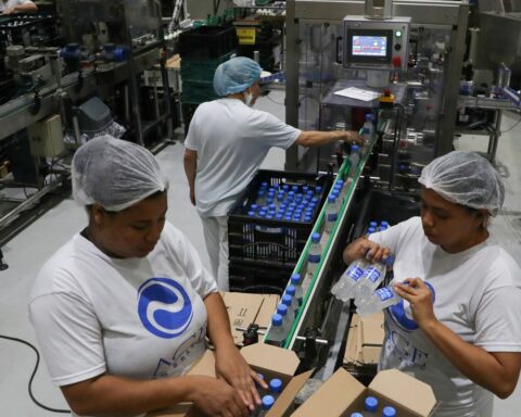 National industry declines 0.6% in August