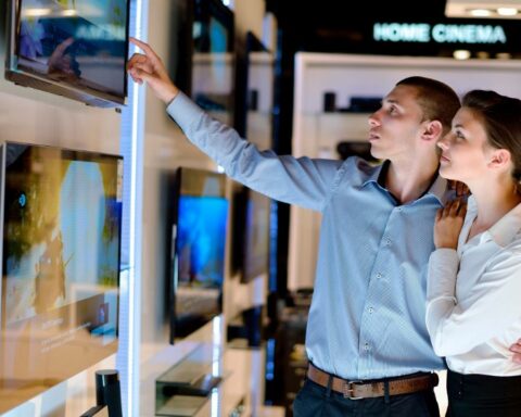 Now 30 and Now 42: the Government programs for the purchase of household appliances and cell phones