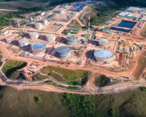 Oil surtax proposal is more burdensome, according to ACP calculations