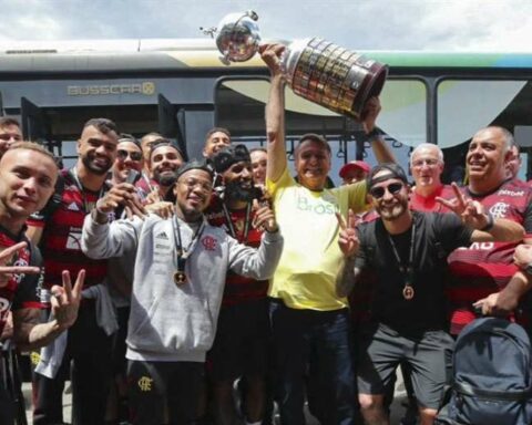 On election day, Bolsonaro received Flamengo in Rio de Janeiro