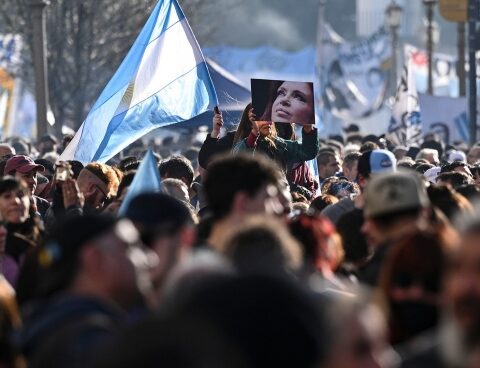 One month after the attack on the Vice President, the Buenos Aires FdT is mobilized