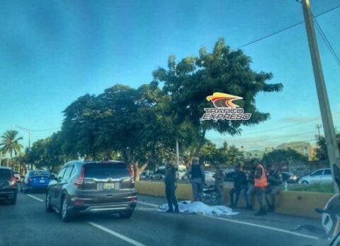 Muere una persona en accidente en la autopista Las Américas