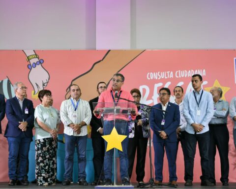 PLD cierra centros de votación y comienza conteo de votos FOTO: FELIX DE LA CRUZ