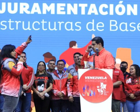 PSUV street, community and UBCH bosses sworn in in La Guaira