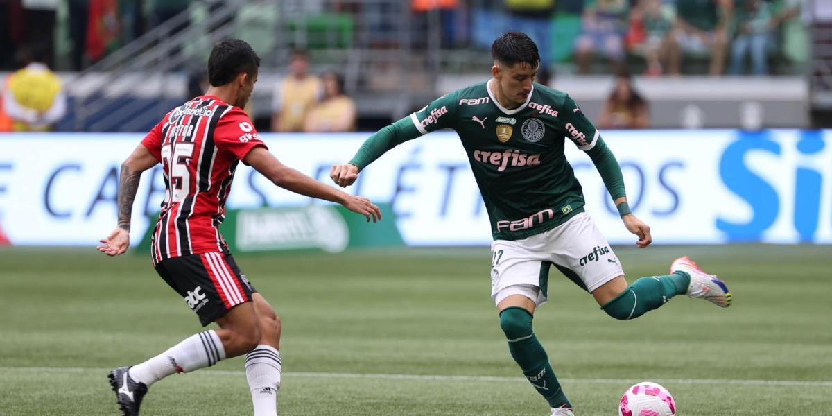 Palmeiras ties after missing a penalty but continues to lead