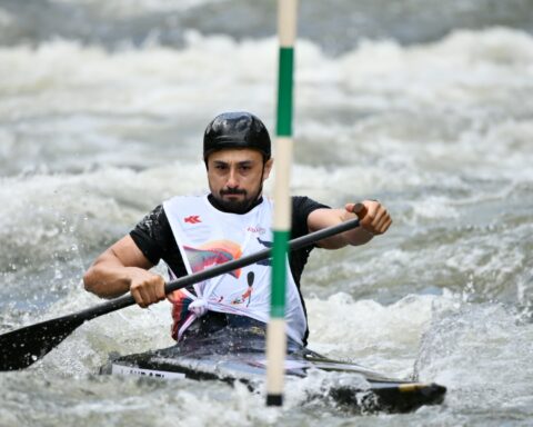 Paraguayans are located in the canoeing semifinal
