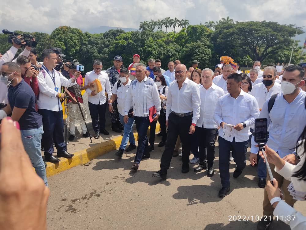 Parliamentarians from Colombia and Venezuela will tour border towns