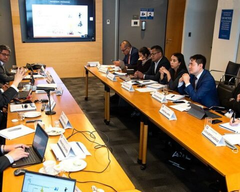 Perú Compras and Sercorp from Ecuador share experiences in public procurement