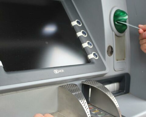 Peru advances in terms of financial inclusion compared to 2021, but remains behind at the regional level