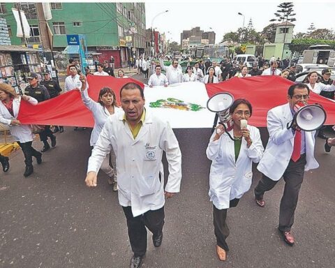 Peruvian Medical Federation announces 48-hour national strike starting tomorrow
