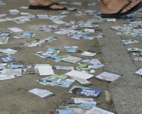 Police forces record 1,378 crimes and arrest 352 people