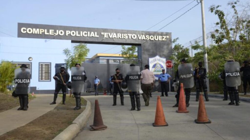 Political prisoners of "El Chipote" accumulate 63 days without visits