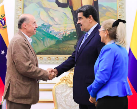 President Maduro receives Colombian Foreign Minister Álvaro Leyva