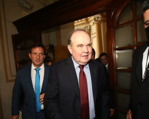 Rafael López Aliaga also has a false death certificate in Reniec