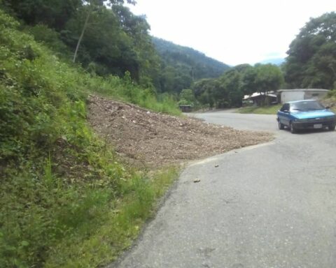 Rains left obstructed roads, landslides and floods in Mérida