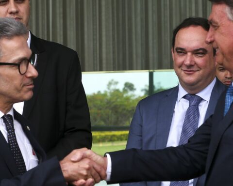 Re-elected governor of MG declares support for Bolsonaro's candidacy