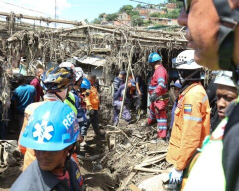 Report 10 thousand families affected after landslide in Las Tejerías