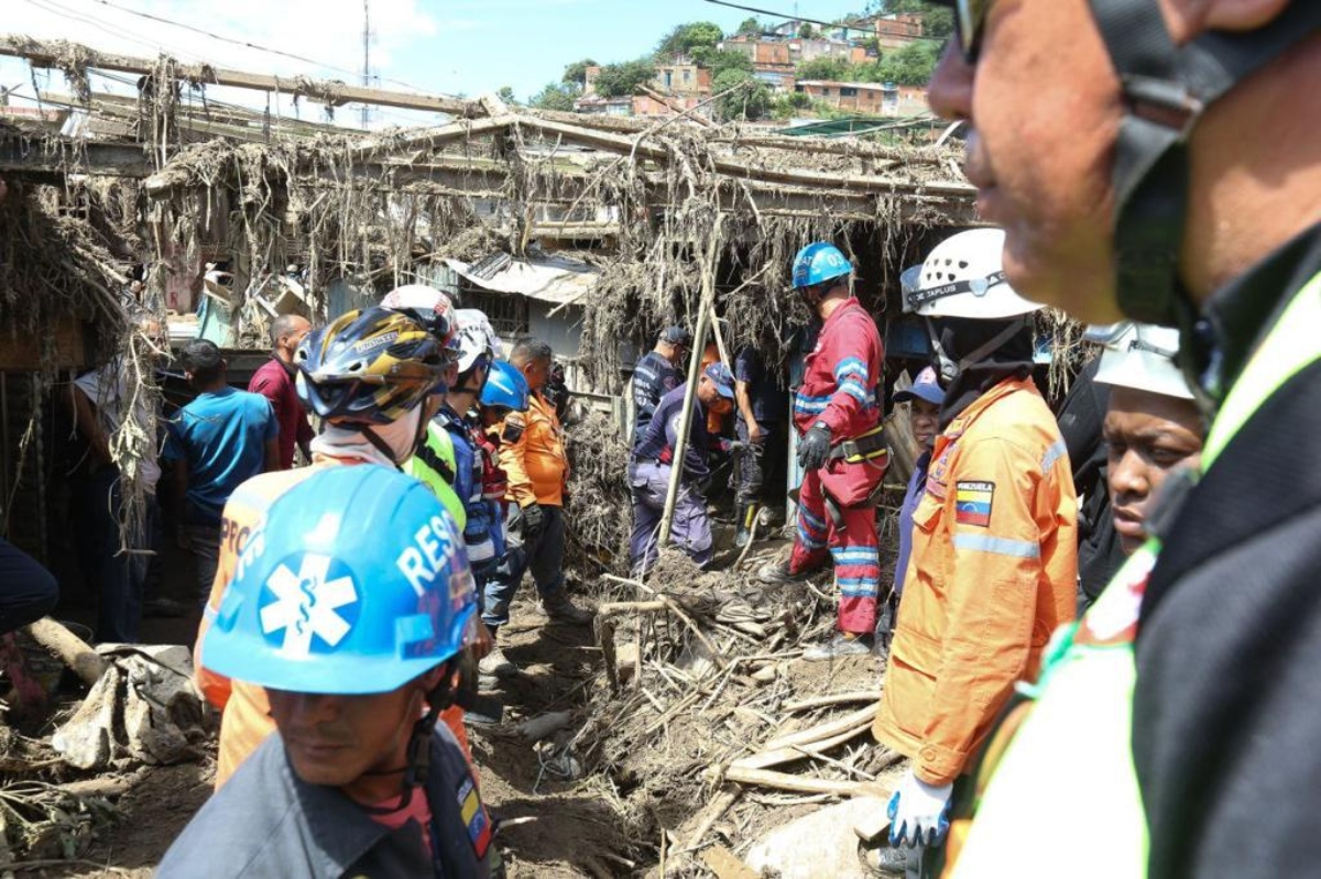 Report 10 thousand families affected after landslide in Las Tejerías