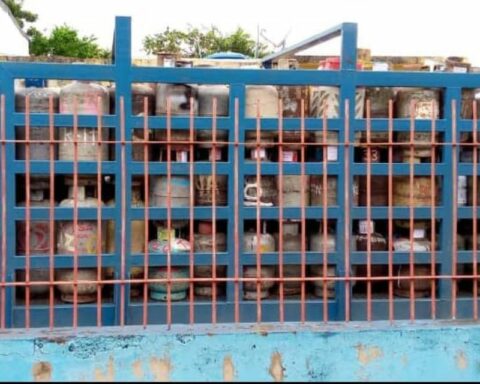 Residents of the center of Maracay demand dispatch of domestic gas