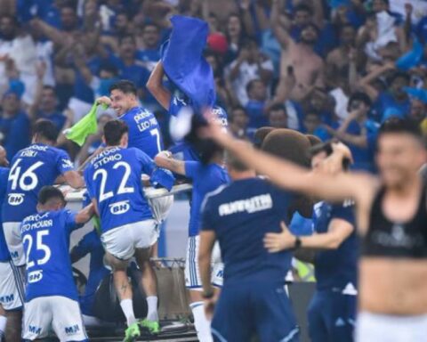 Ronaldo's Cruzeiro celebrates title ahead of time