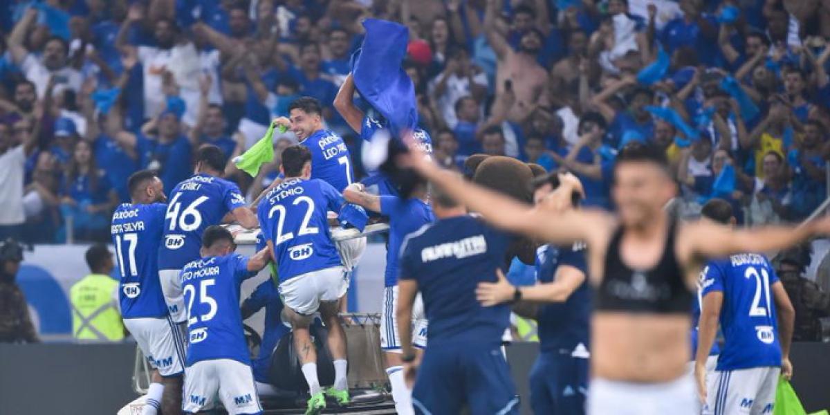 Ronaldo's Cruzeiro celebrates title ahead of time