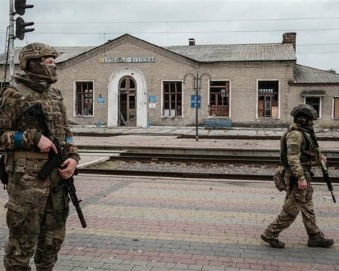 Russian army retreats in Kherson before advancing Ukrainian forces