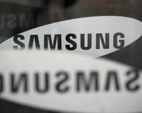 Samsung profit plummets 32% on rapidly falling demand for chips