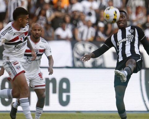 São Paulo and Botafogo face each other for a spot in the G8 of the Brasileirão