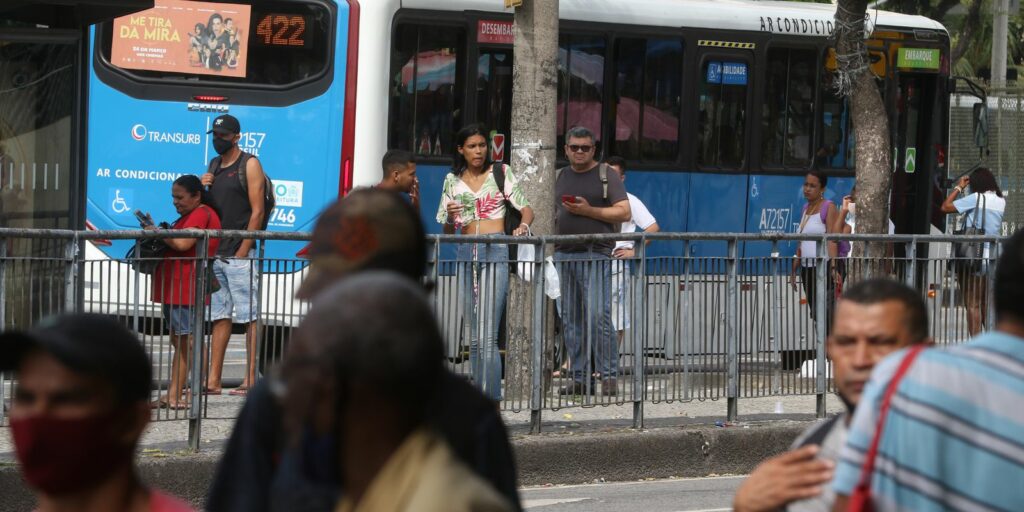 São Paulo reinforces bus fleet for access to polling places