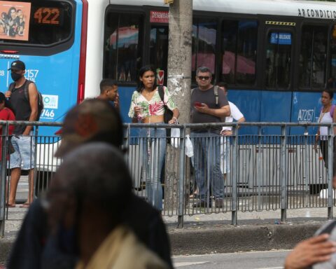 São Paulo reinforces bus fleet for access to polling places