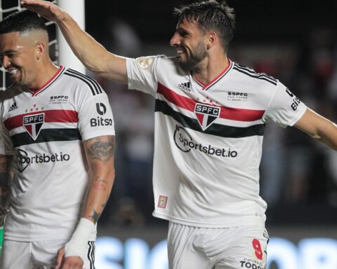 São Paulo wins victory over Atlético-GO at Morumbi