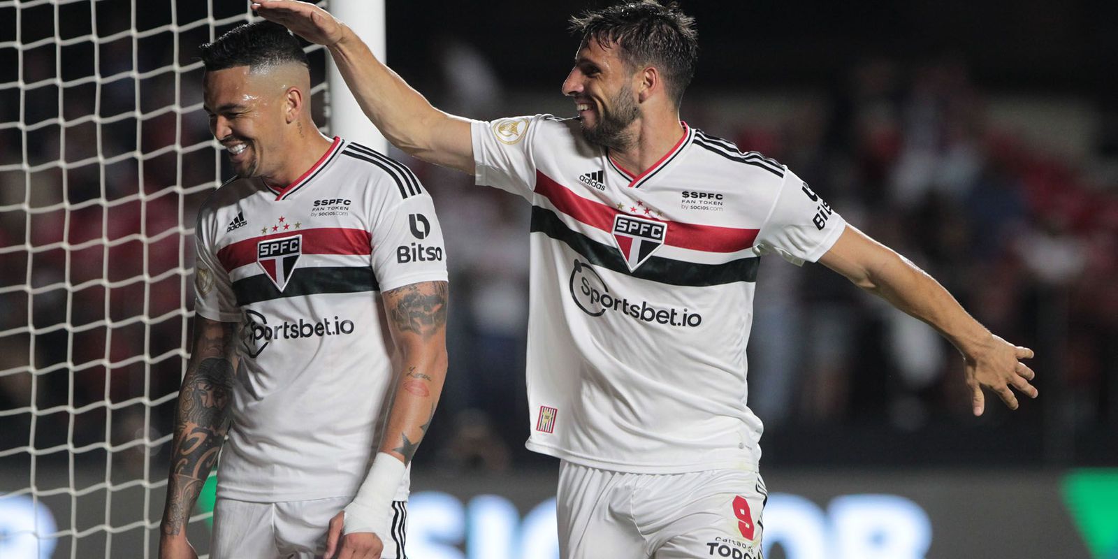 São Paulo wins victory over Atlético-GO at Morumbi