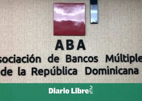 Savings in multiple Dominican banks shows stability