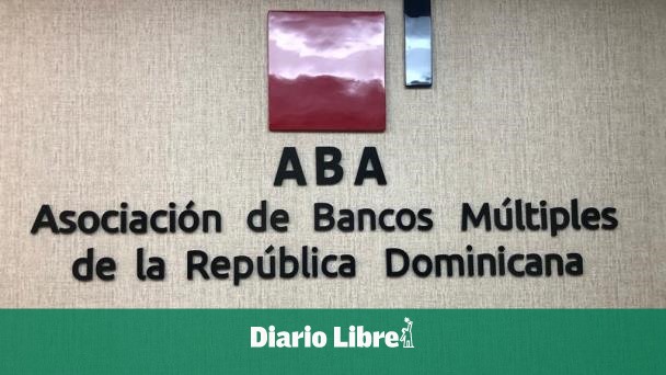 Savings in multiple Dominican banks shows stability