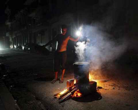 Second day of protests in Cuba after several days without electricity and internet