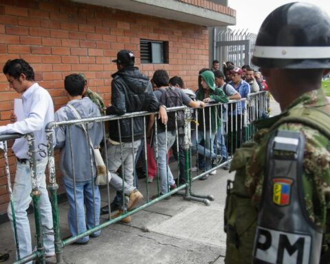 Senate approved reform that eliminates mandatory military service