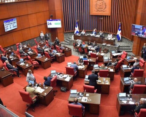 Senado aprueba estado de emergencia en 12 provincias afectadas por Fiona