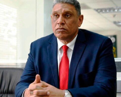 Senador Yván Lorenzo le pide a Chu Vásquez que renuncie