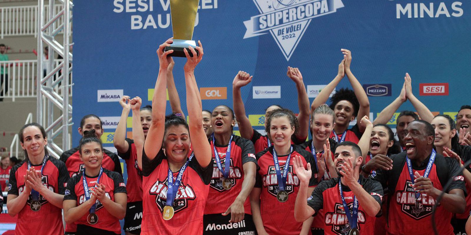 Sesi Vôlei Bauru wins the title of the Women's Volleyball Supercup