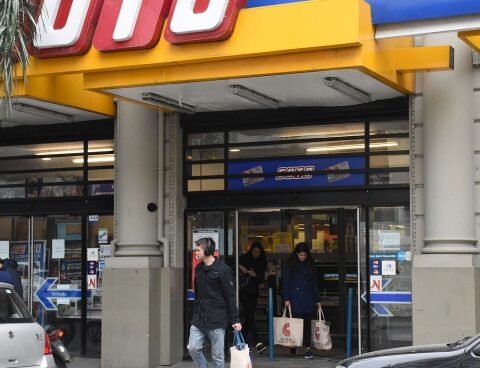 Seven hypermarkets evaded taxes for a total of 1,500 million pesos