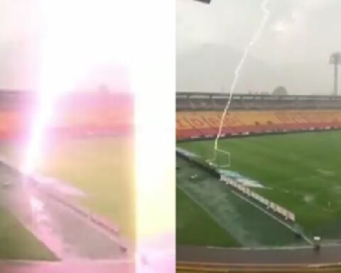 Shocking image of lightning that fell on the 'El Campín' stadium, Cali and Santa Fe had not gone out to the field