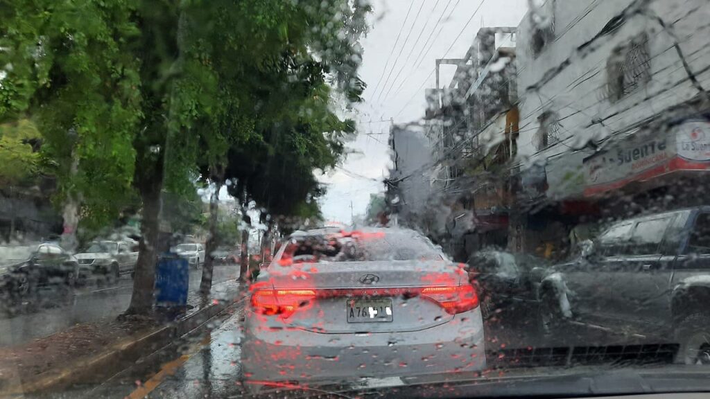 Jueves de lluvias, tormentas eléctricas y ráfagas de viento, informa Meteorología