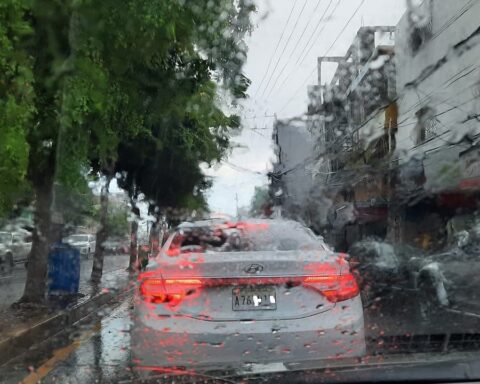 Jueves de lluvias, tormentas eléctricas y ráfagas de viento, informa Meteorología